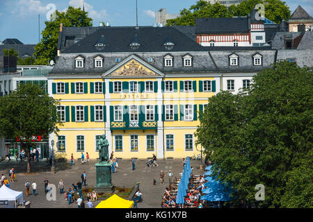 Bonn, Renania settentrionale-Vestfalia, Germania : Münsterplatz - Beethoven-Denkmal - Postamt Foto Stock