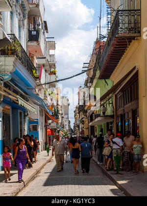 Havanna, Cuba : La Habana Vieja - Calle Obispo Foto Stock