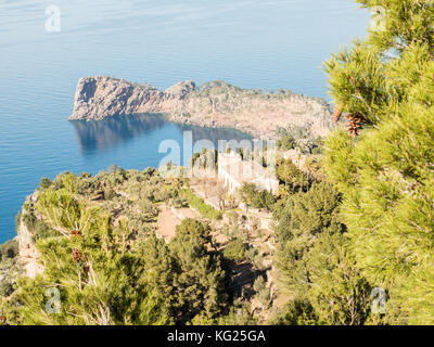 Litorale vicino a Valdemossa, Maiorca, Isole Baleari, Spagna, Mediterraneo, Europa Foto Stock