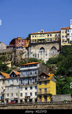 Quartiere di Ribeira, sito patrimonio dell'umanità dell'UNESCO, Porto (Oporto), Portogallo, Europa Foto Stock