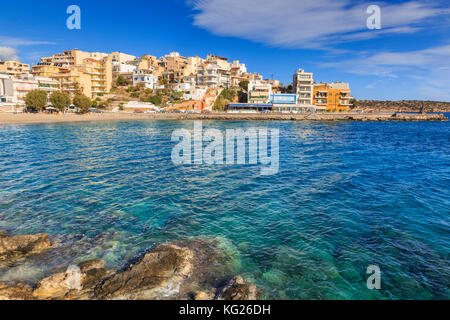 Acque cristalline di Kitroplateia Beach, Agios Nikolaos, Lasithi, Creta, Isole greche, Grecia, Europa Foto Stock