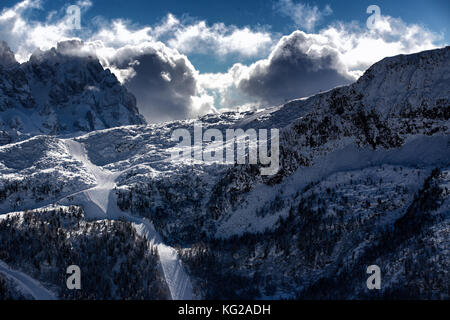 Ski resort paesaggio con un buon inverno meteo Foto Stock