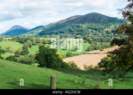 Vista dalla lunga mynd, Shropshire, Inghilterra, verso ragleth, helmeth e caer caradoc colline Foto Stock