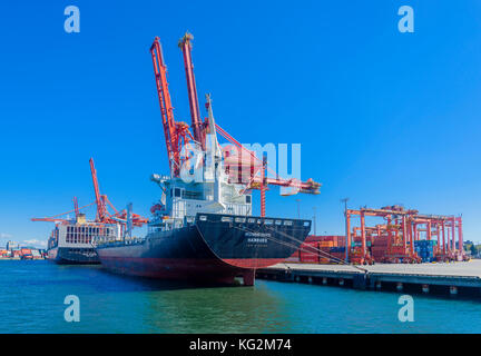 Nave Container, Porto di Vancouver terminale, Vancouver, British Columbia, Canada Foto Stock