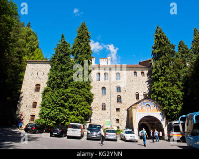 L'ingresso principale del monastero di Rila, Bulgaria Foto Stock