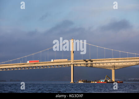 Kristiansand, Norvegia - 26 ottobre 2017: Lavori in corso sotto il ponte Varoddbroa. Foto Stock