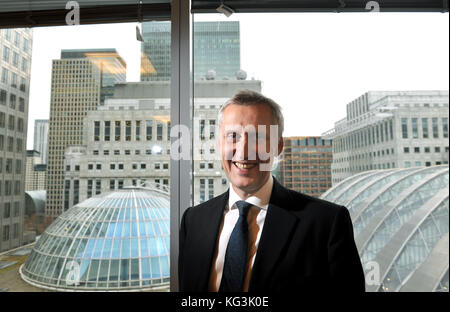 Martin Wheatley CEO di comportamento finanziario competente [FCA] fotografato presso i loro uffici di Canary Wharf, Londra. Foto di Michael Walter/Troika Foto Stock