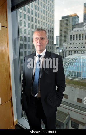 Martin Wheatley CEO di comportamento finanziario competente [FCA] fotografato presso i loro uffici di Canary Wharf, Londra. Foto di Michael Walter/Troika Foto Stock