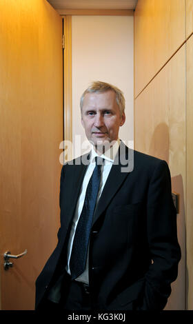 Martin Wheatley CEO di comportamento finanziario competente [FCA] fotografato presso i loro uffici di Canary Wharf, Londra. Foto di Michael Walter/Troika Foto Stock