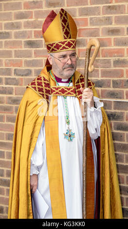 A destra il reverendo Stephen cottrell, signore vescovo di chelmsford essex. una chiesa di Inghilterra vescovo Foto Stock