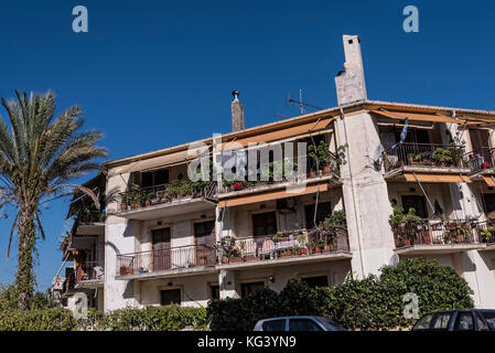 Dettagli architettonici nella città vecchia di Corfu' sull'isola greca di Corfù Foto Stock