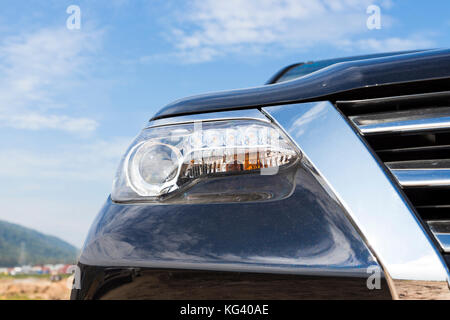 Luce di testa del pick up truck ; messa a fuoco selettiva Foto Stock