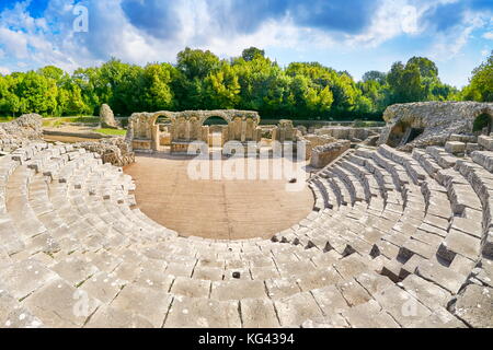 Teatro nel santuario di Esculapio nella antica città romana, Butrinto, UNESCO, Albania Foto Stock