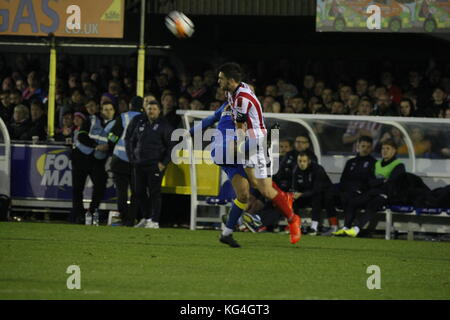 Kingston upon Thames, surrey, Regno Unito. 4 novembre, 2017. azione durante la vittoria di 1-0 per la squadra di casa all'afc wimbledon vs Lincoln City nel primo round di emirates fa cup credito: motofoto/alamy live news Foto Stock