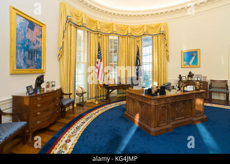 Replica dell'ufficio ovale della Casa Bianca nel William J. Clinton Presidential Center e Biblioteca a Little Rock, Arkansas Foto Stock