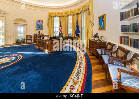 Replica dell'ufficio ovale della Casa Bianca nel William J. Clinton Presidential Center e Biblioteca a Little Rock, Arkansas Foto Stock