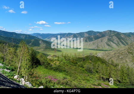 Vista della vallata da Mountain Pass Chike-Taman. Altai Repubblica, Siberia. La Russia Foto Stock