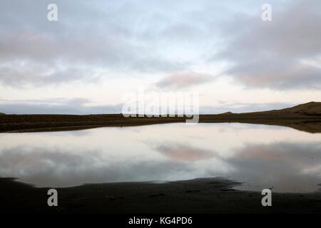 Il lago in Islanda di notte Foto Stock