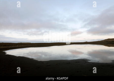 Il lago in Islanda di notte Foto Stock