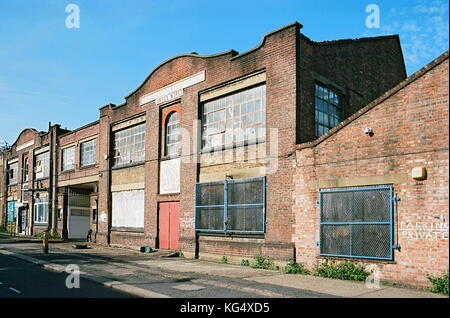 Parte anteriore di un magazzino convertito edificio di Harringay, North London REGNO UNITO Foto Stock