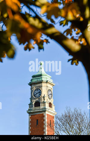 Queens Park Brighton Regno Unito - Torre dell'orologio di Queens Park Foto Stock