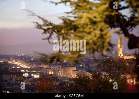 Panorama di firenze, Italia. vista su Palazzo vecchio torrione dal piazzale michelangelo Foto Stock