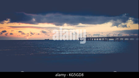 Binzer Seebrücke (Pier) di sunrise Foto Stock