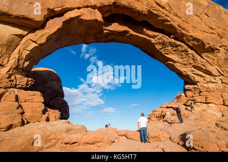 Finestra del nord Arch nel Parco Nazionale Arches, Utah, Stati Uniti d'America Foto Stock