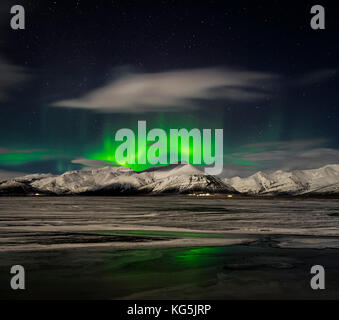 Aurora Boreale su Mt Hoffell, Hoffellsjokul ghiacciaio, Hornafjordur, Islanda Orientale. Foto Stock