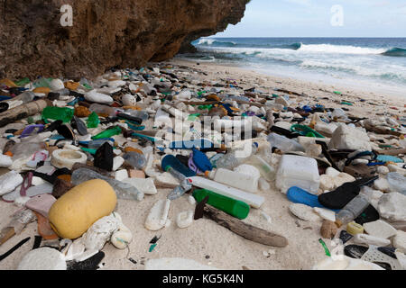 Rifiuti di plastica lavati fino a riva, Isola di Natale, australia Foto Stock