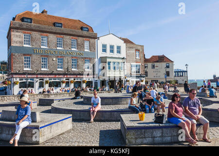 Inghilterra, hampshire, Portsmouth, bagno square, le Spice Island inn pub Foto Stock