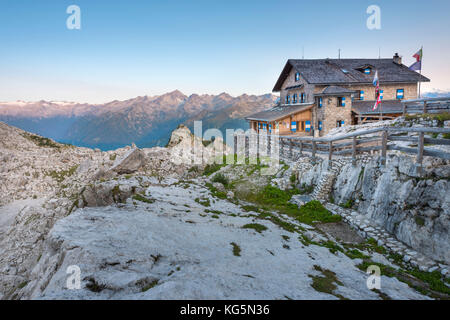 Rifugio Tuckett europa, italia, trentino, Vallesinella, RIFUGIO TUCKETT, dolomiti di brenta Foto Stock