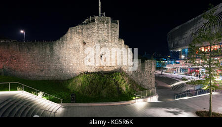 Southampton West Quay retail e un complesso di svaghi di notte Foto Stock