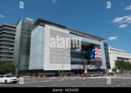 Il Newseum museo interattivo a Washington DC, Stati Uniti. Primo Emendamento n. Foto Stock