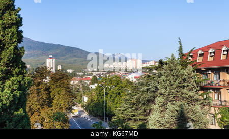 Viaggio in Crimea - Vista di Alushta città da baglikov street in mattinata Foto Stock