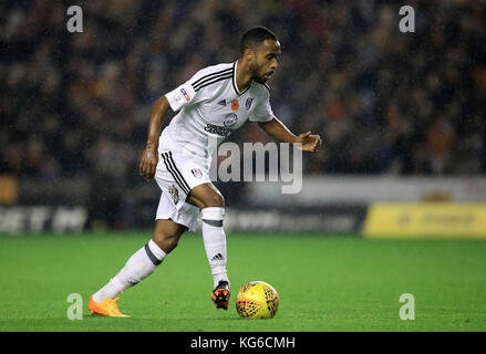 Dennis Odoi di Fulham durante la partita del campionato Sky Bet a Molineux, Wolverhampton. PREMERE ASSOCIAZIONE foto. Data immagine: Venerdì 3 novembre 2017. Guarda la storia di PA Lupi DI CALCIO. Il credito fotografico dovrebbe essere: Mike Egerton/PA Wire. RESTRIZIONI: SOLO USO EDITORIALE non utilizzare con audio, video, dati, elenchi di apparecchi, logo di club/campionato o servizi "live" non autorizzati. L'uso in-match online è limitato a 75 immagini, senza emulazione video. Nessun utilizzo nelle scommesse, nei giochi o nelle pubblicazioni di singoli club/campionati/giocatori Foto Stock