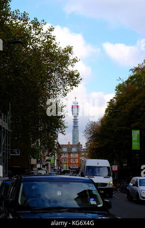 La BT Tower a Londra, come si vede dalla strada di paddington w1, Londra Foto Stock