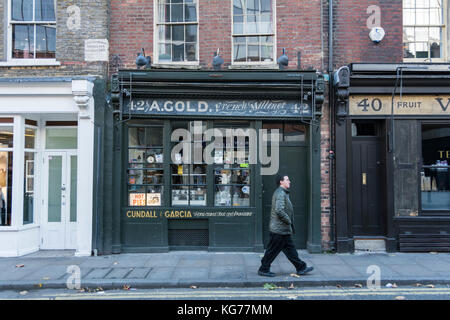 Cundall e Garcia (A. Gold, French Milliner), negozio di gastronomia fronte a Brushfield Street, Spitalfields, Londra, E1, Inghilterra, REGNO UNITO Foto Stock