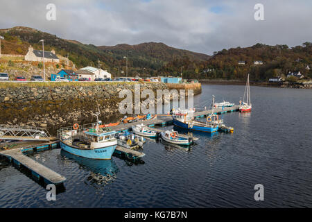 Barche da pesca in Gairloch Harbour, Wester Ross, altopiani, Scozia. Foto Stock