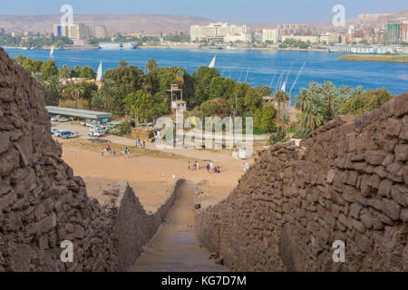 La vita sul fiume Nilo. Aswan, Egitto. Foto Stock