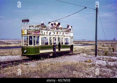 Eastbourne a scartamento ridotto il tram no.8 immagine presa 16/07/64 Foto Stock