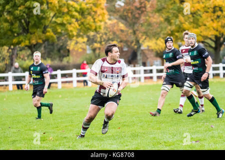 Brentwood, Essex, Regno Unito. 4 novembre, 2017. brentwood rugby club (27) vs North Walsham rfc (10) ha suonato a Brentwood. Credito: Ian Davidson/alamy live news Foto Stock