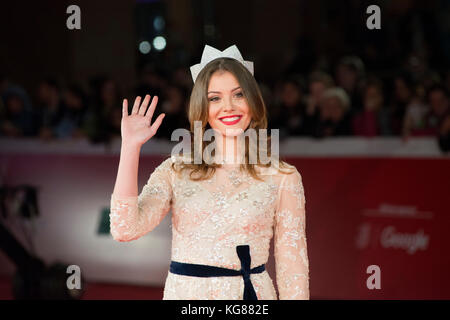 Roma, Italia. 5 Novembre, 2017. Roma, Italia. 04 Nov, 2017. Miss Italia 2017, Alice Rachele Arlanch, frequentando il tappeto rosso durante il XII Roma Film Fest Credito: Silvia Gerbino/Alamy Live News Credito: Silvia Gerbino/Alamy Live News Foto Stock