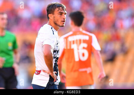 Brisbane, Queensland, Australia. 5 Novembre, 2017. Asdrubal di Mariners (#9) mostra la sua frustrazione durante il turno cinque Hyundai un-League match tra il ruggito di Brisbane e il Central Coast Mariners presso lo Stadio Suncorp il 5 novembre 2017 a Brisbane, Australia. Credito: Albert Perez/ZUMA filo/Alamy Live News Foto Stock