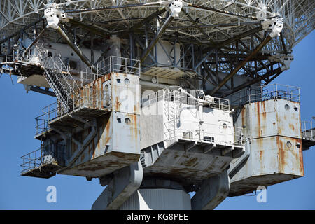 Il radiotelescopio vicino Ibene in Lettonia è stato eseguito per spiare le telecomunicazioni occidentale durante la guerra fredda. Poiché il crollo sovietico, è gestito da scienziati. Foto Stock