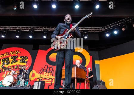 SIG. SIPP The Mississippi Blues Child suona la chitarra e canta il blues - MONTEREY JAZZ FESTIVAL, CALIFORNIA Foto Stock