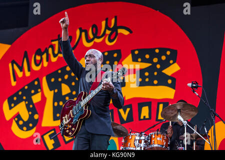 SIG. SIPP The Mississippi Blues Child suona la chitarra e canta il blues - MONTEREY JAZZ FESTIVAL, CALIFORNIA Foto Stock