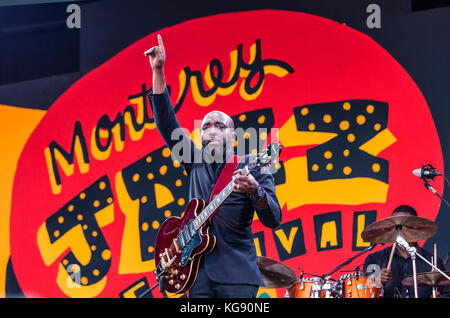 SIG. SIPP The Mississippi Blues Child suona la chitarra e canta il blues - MONTEREY JAZZ FESTIVAL, CALIFORNIA Foto Stock