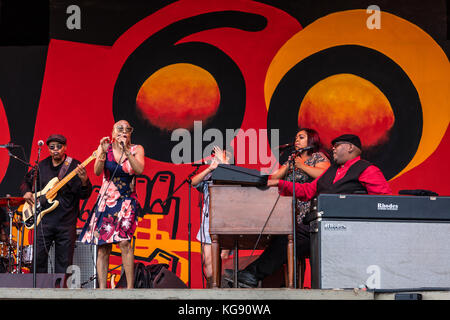 Dee Dee Bridgewater canta con la sua nuova band memphis - monterey jazz festival, California Foto Stock