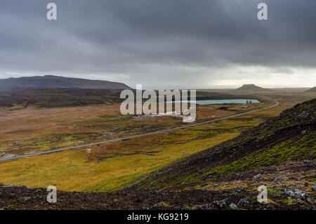 Si affaccia su campo geotermico in Islanda Foto Stock